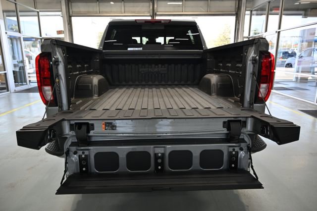 New 2026 GMC Sierra 1500 Elevation w/ Elevation Premium Package AWD/4WD image 9