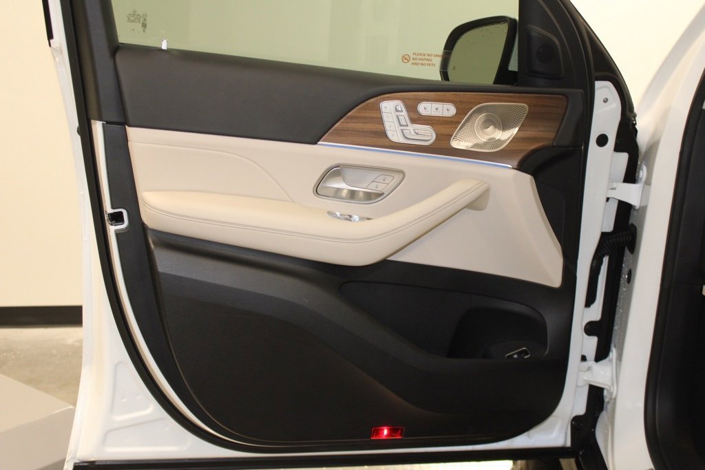 Certified 2025 Mercedes-Benz GLS 450 4MATIC image 16