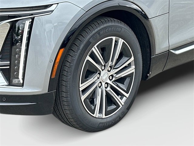 Used 2025 Cadillac Lyriq Luxury image 17