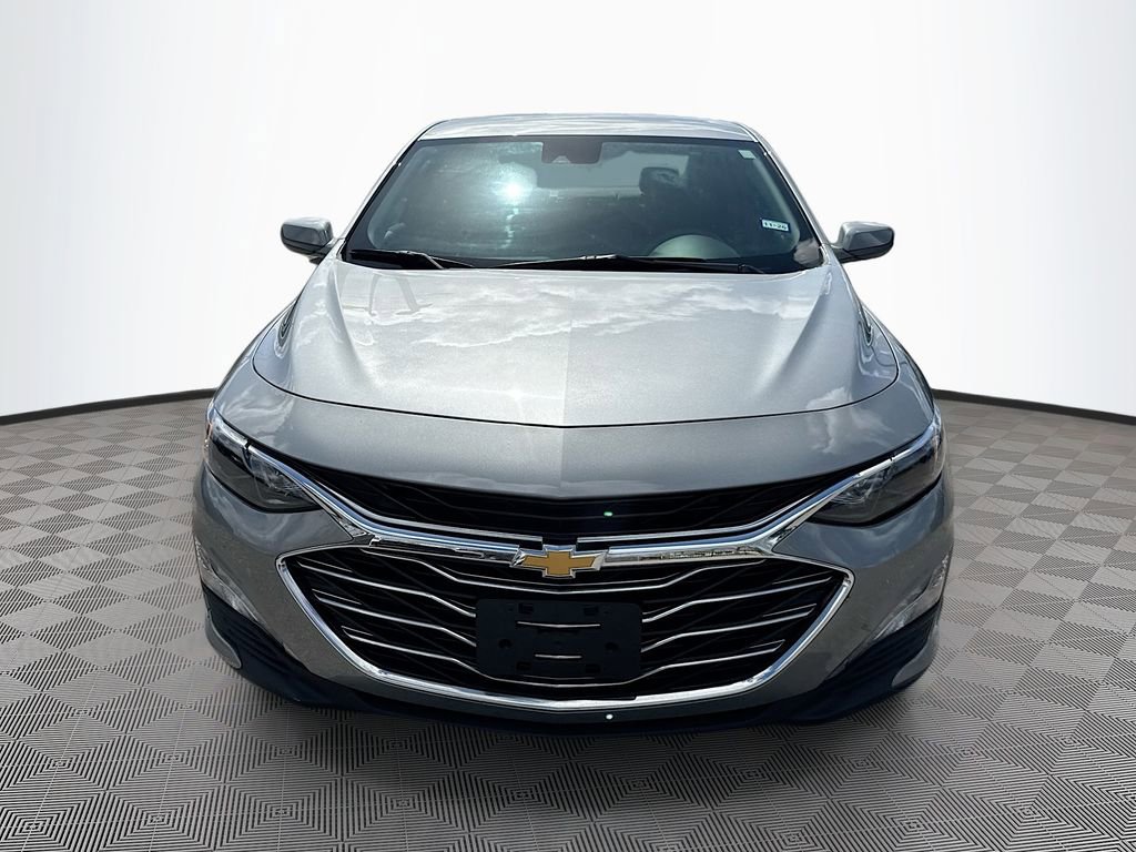 Used 2025 Chevrolet Malibu LT image 2