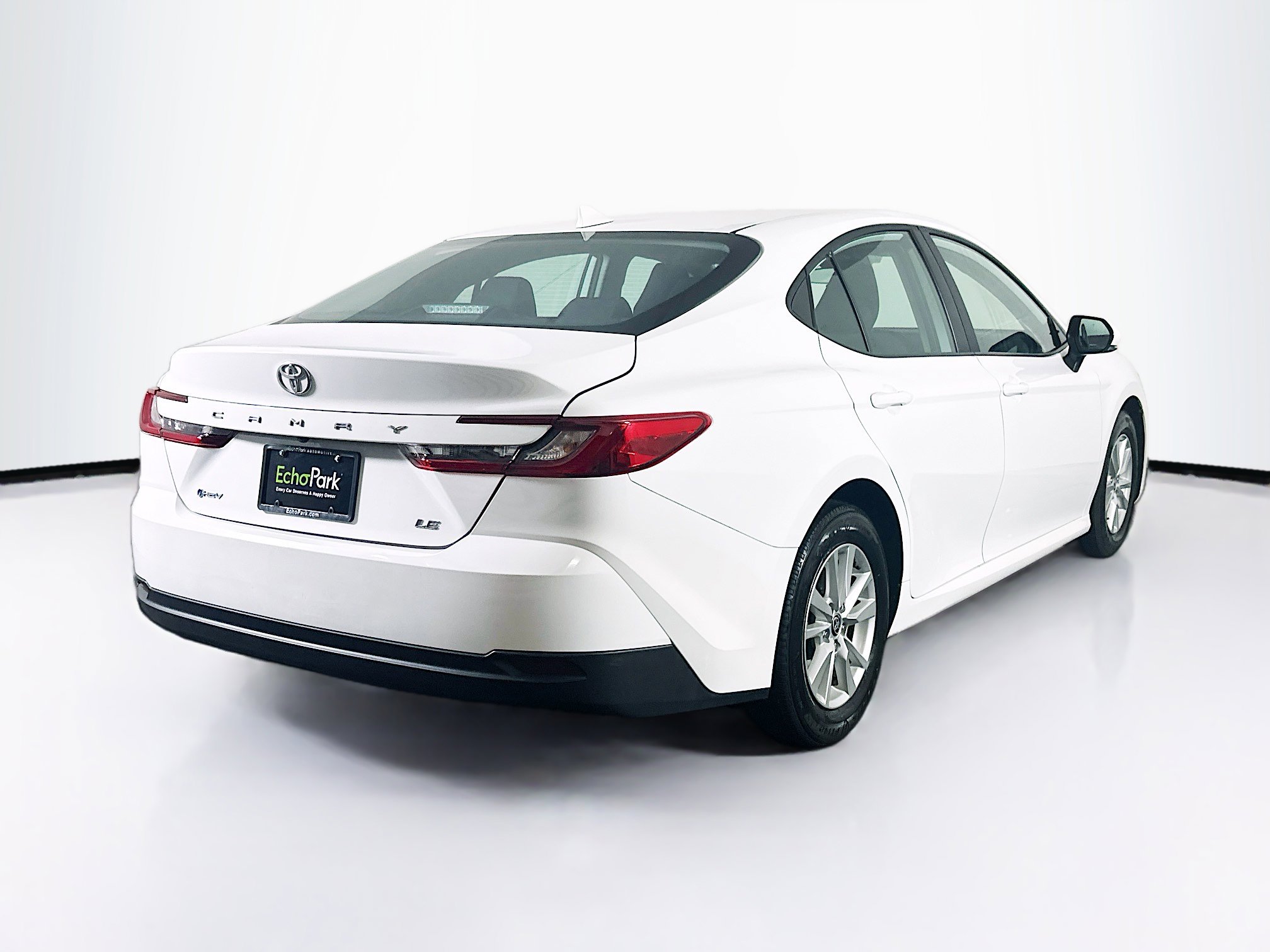 Used 2025 Toyota Camry LE image 9