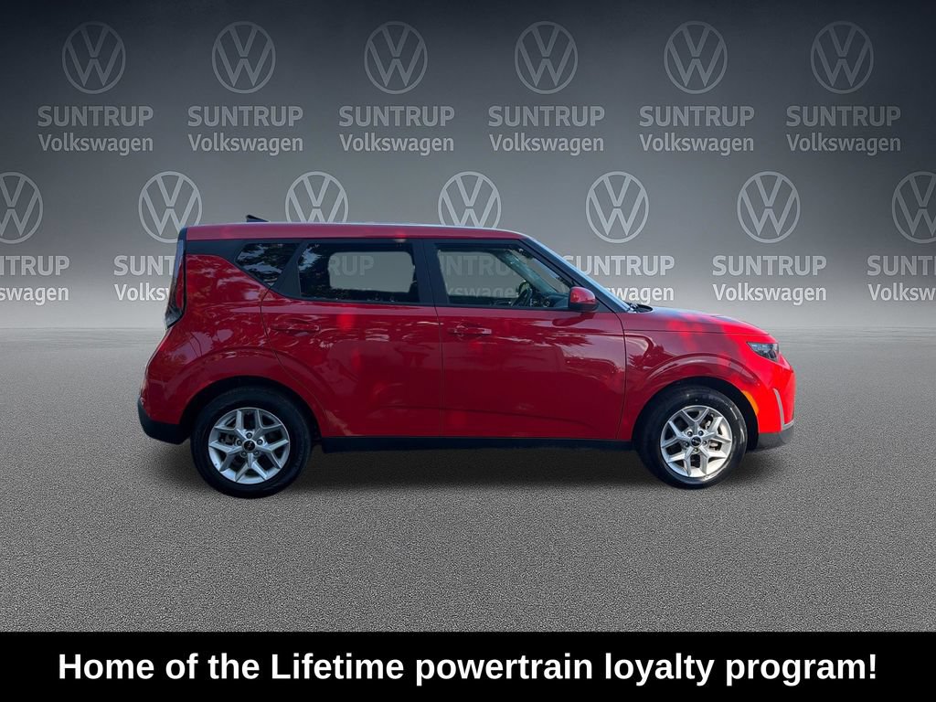 Used 2025 Kia Soul LX w/ LX Technology Package FWD image 7