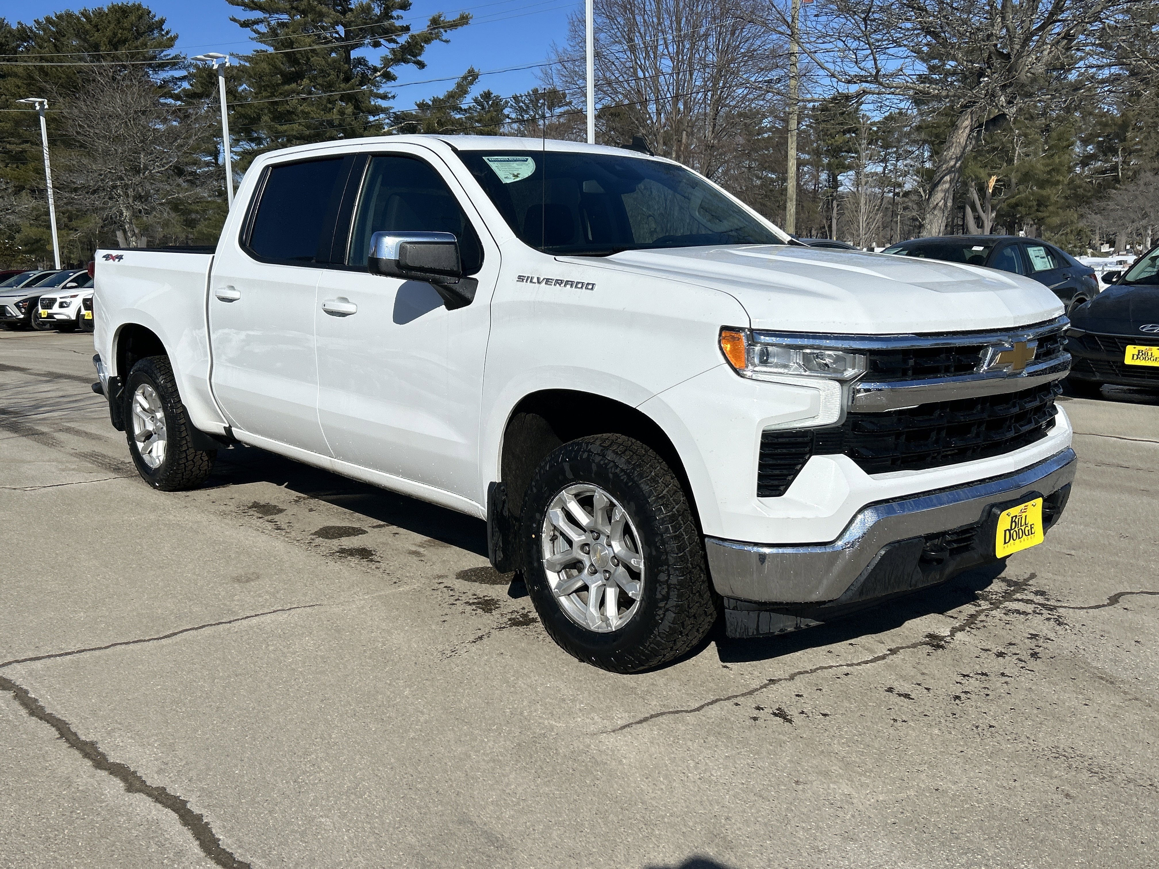 Used 2022 Chevrolet Silverado 1500 LT image 3