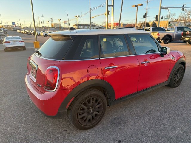 Used 2021 MINI Cooper 4-Door Hardtop w/ Storage Package image 17