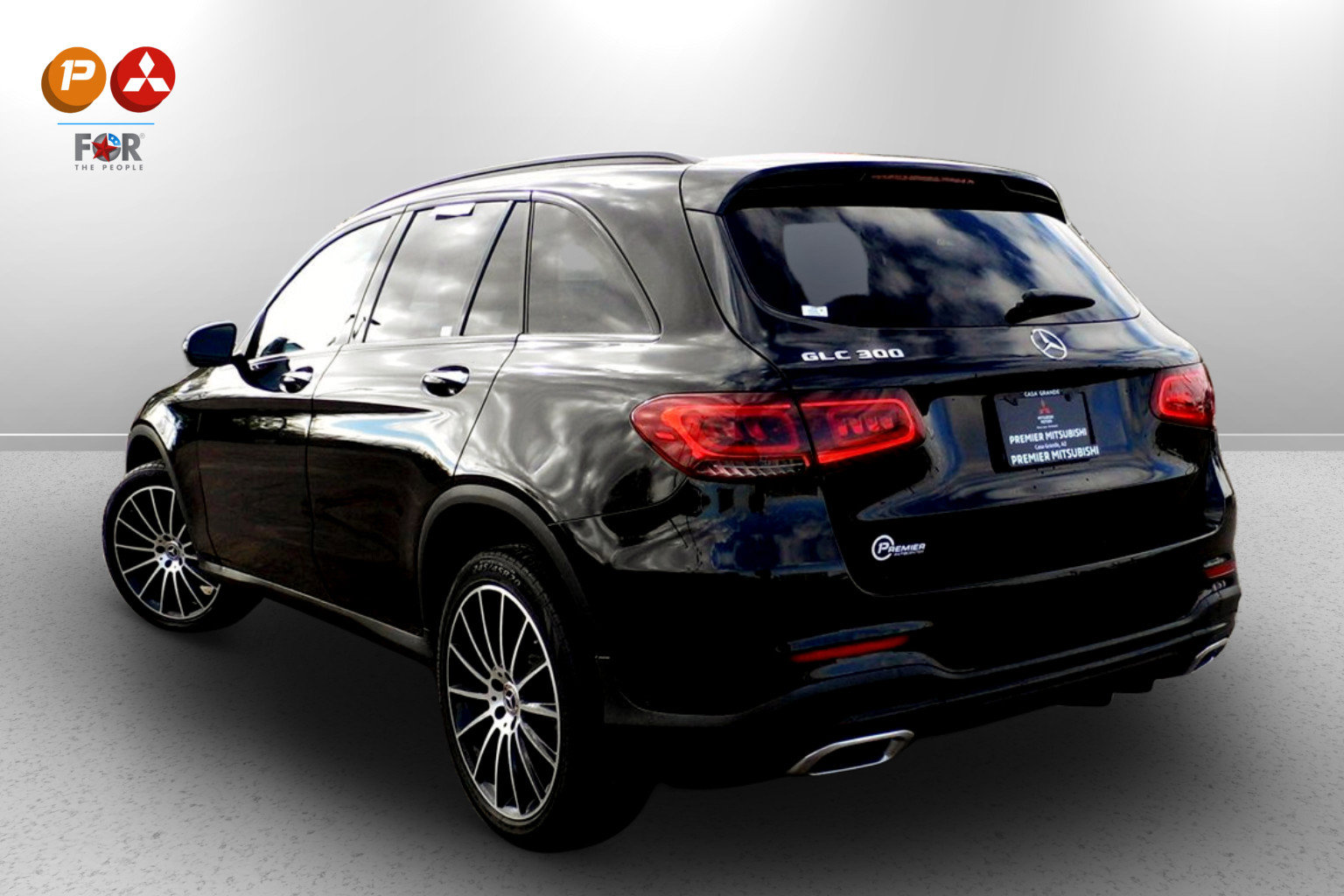 Used 2021 Mercedes-Benz GLC 300 w/ AMG Line image 5