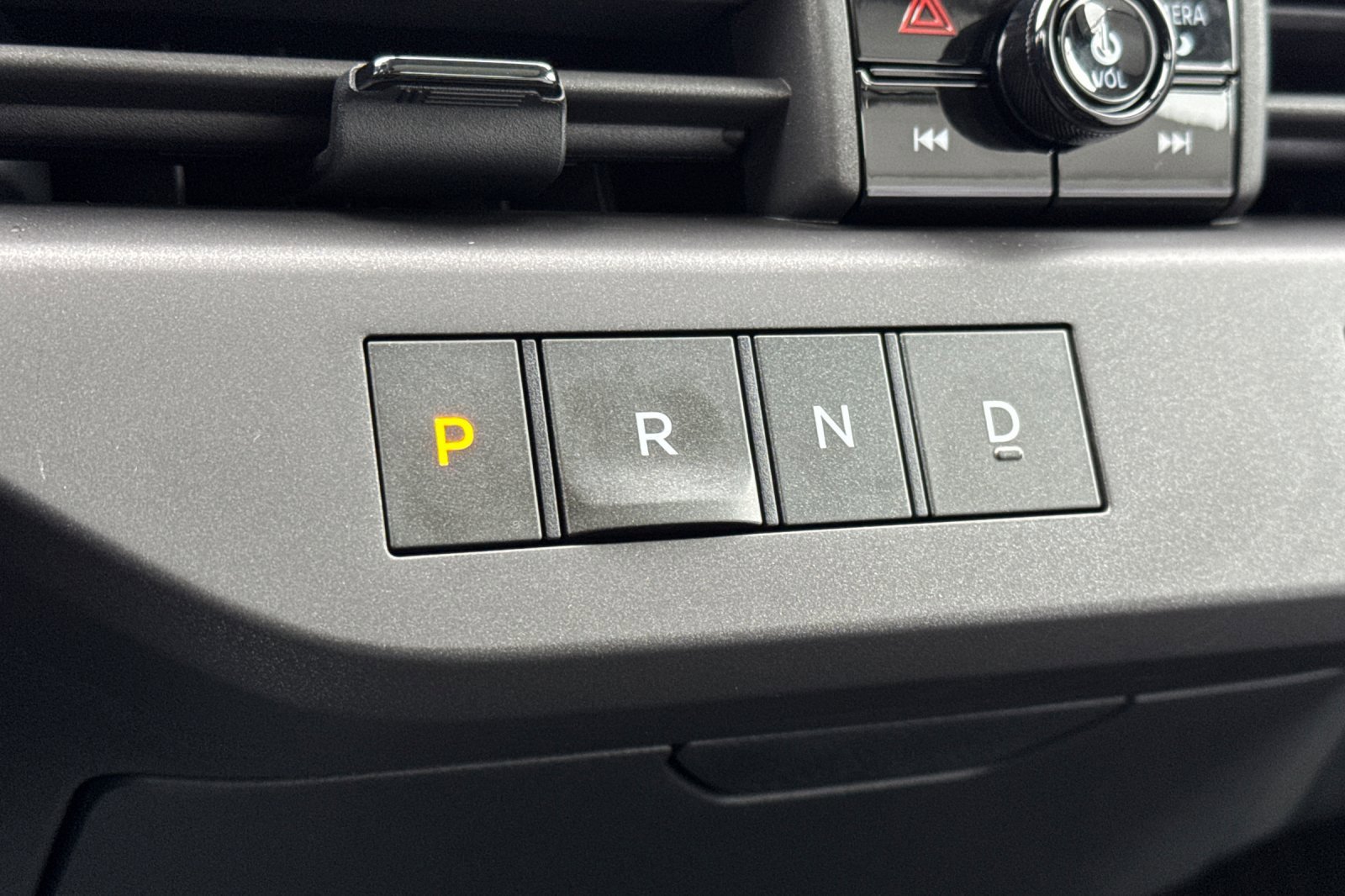 New 2026 Nissan Leaf Platinum+ w/ Cargo Package (Platinum+) image 19