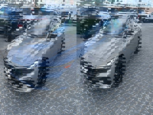 New 2026 Hyundai Elantra SEL Sport Premium image 2