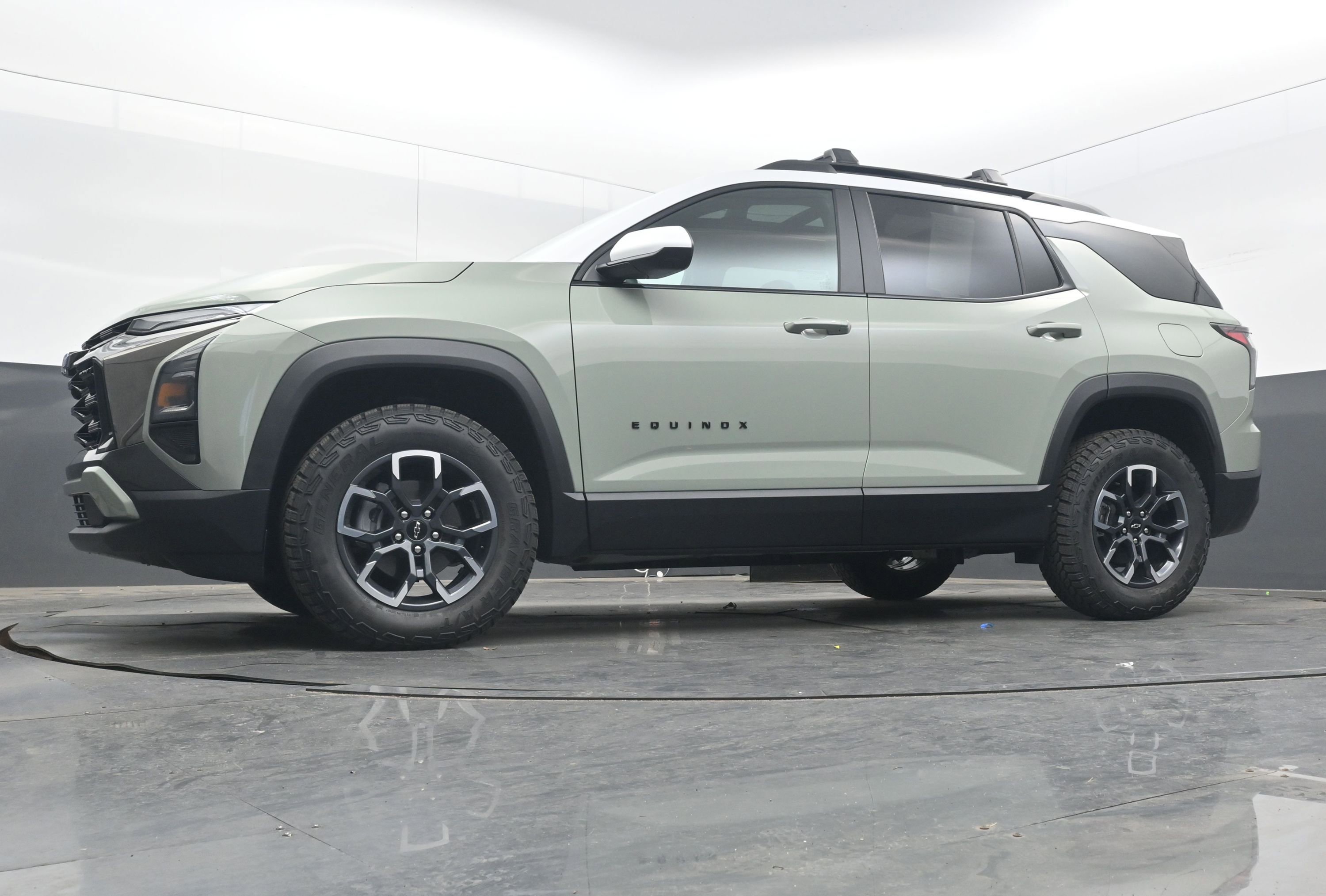 Used 2026 Chevrolet Equinox ACTIV w/ LPO, Floor Liner Package image 28