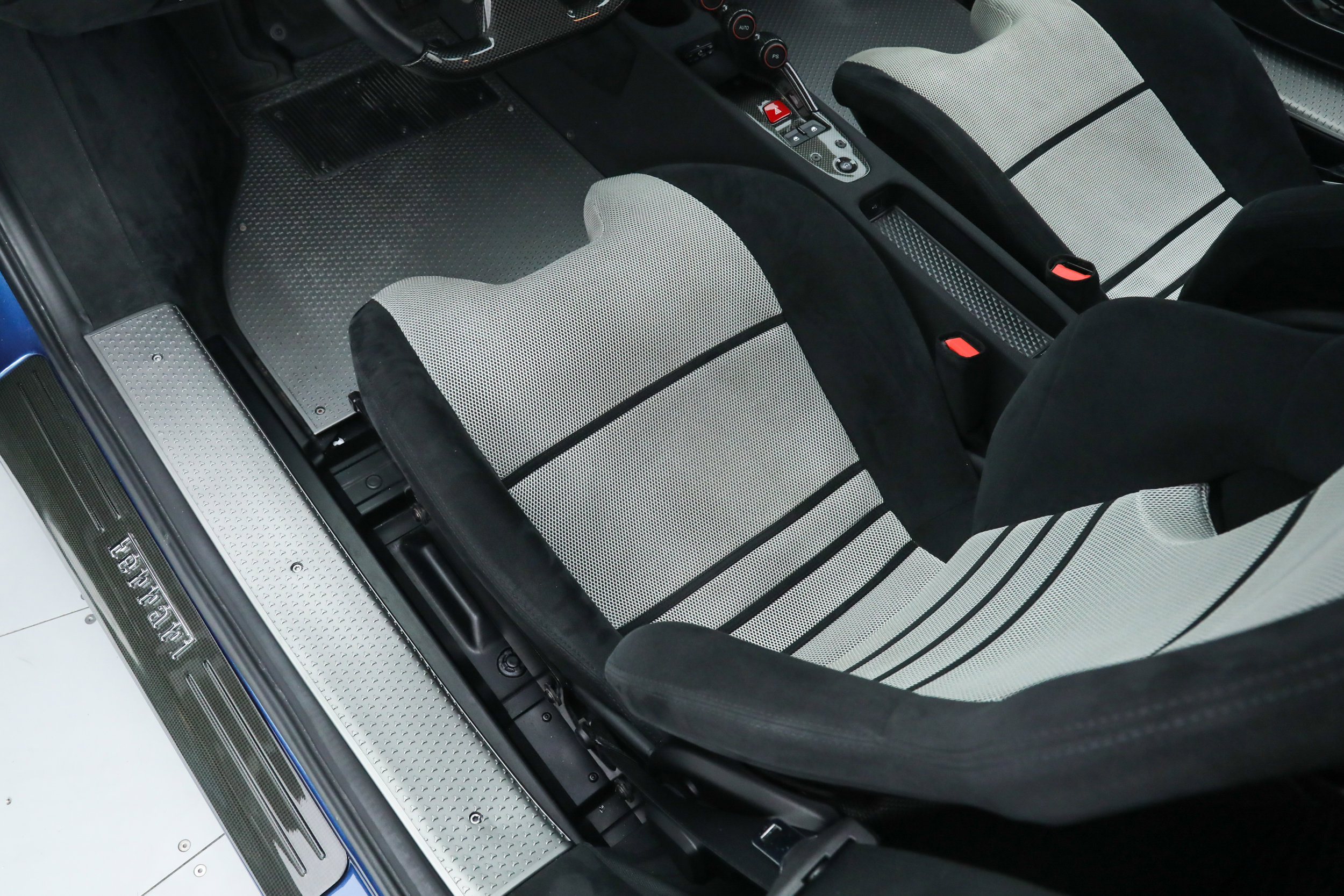 Used 2015 Ferrari 458 Speciale Coupe image 30