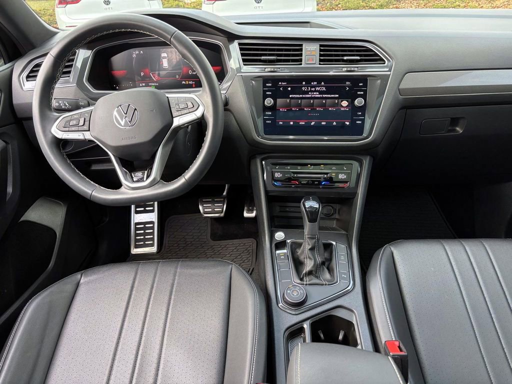 Used 2023 Volkswagen Tiguan SE R-Line image 28