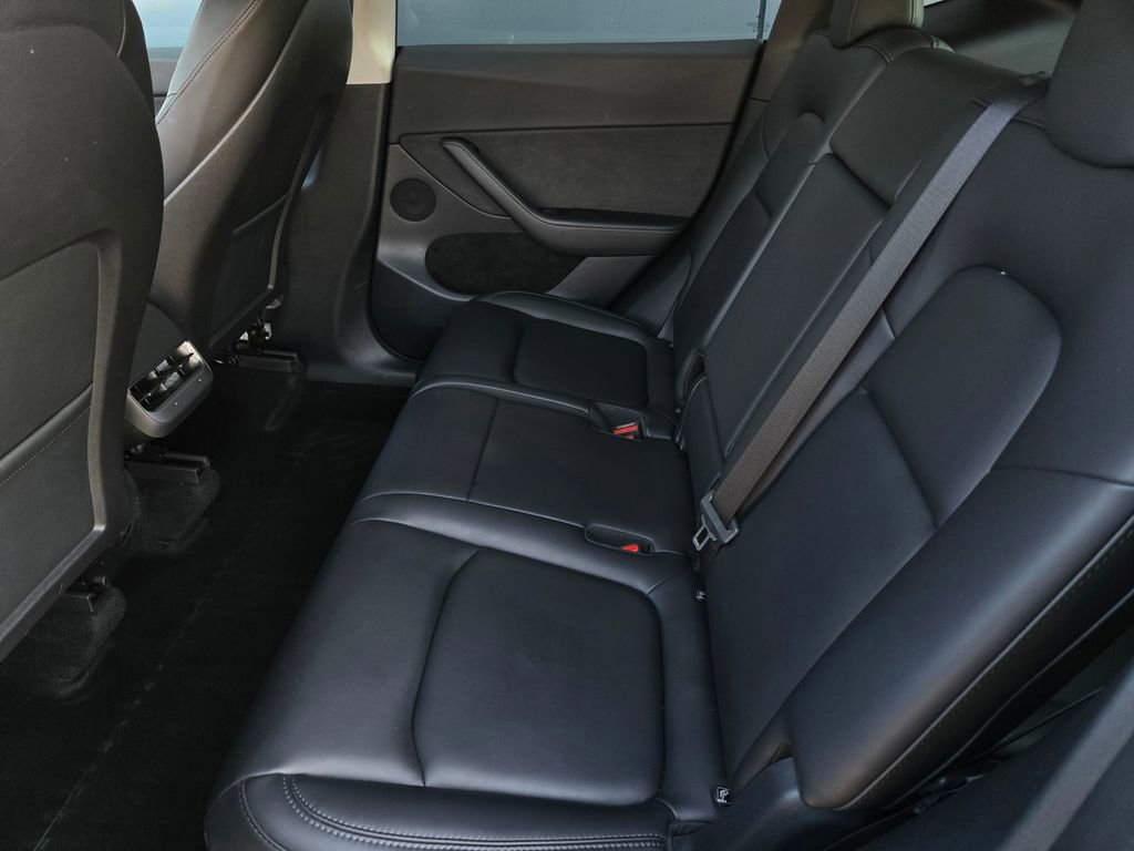 Used 2023 Tesla Model Y Long Range image 12