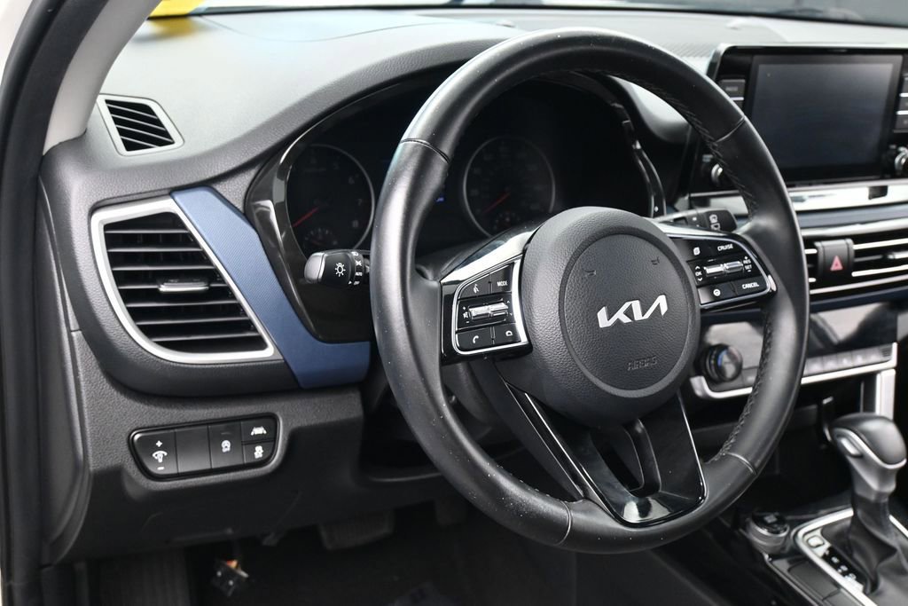 Used 2023 Kia Seltos S FWD image 14
