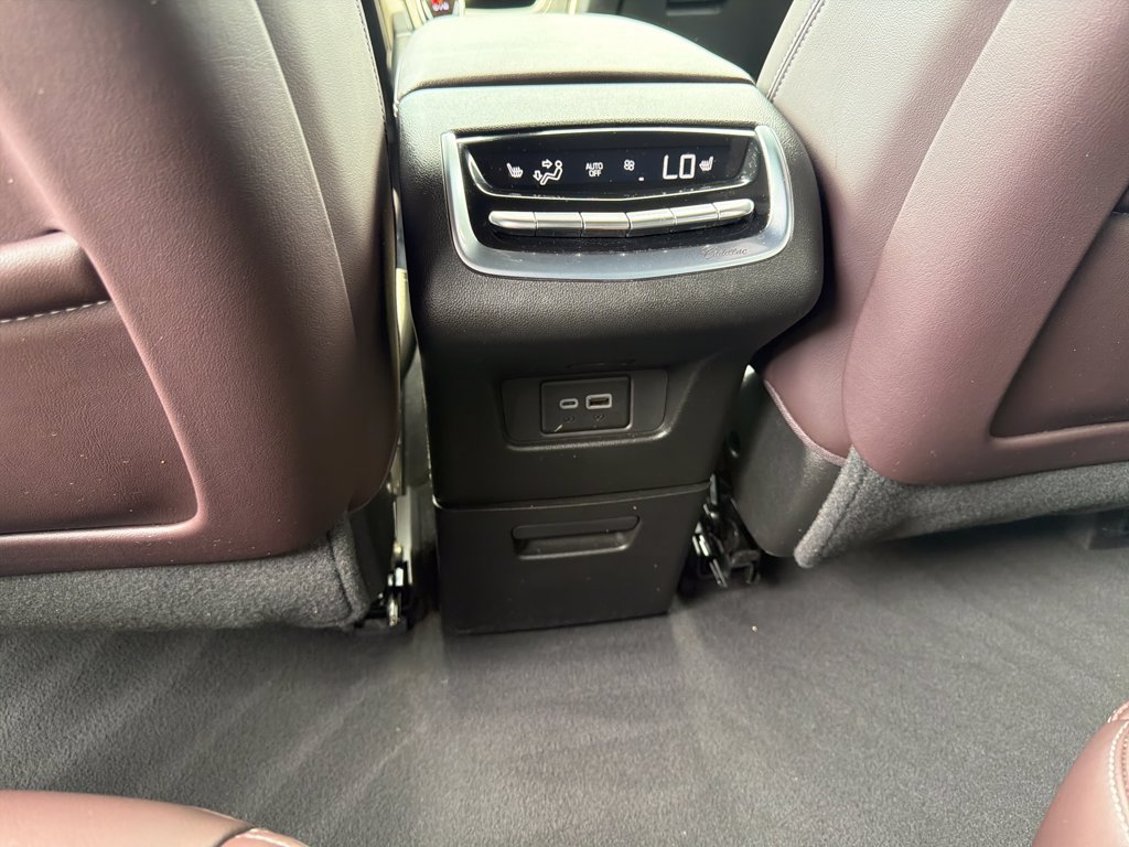 Certified 2024 Cadillac XT6 Premium Luxury AWD/4WD image 12