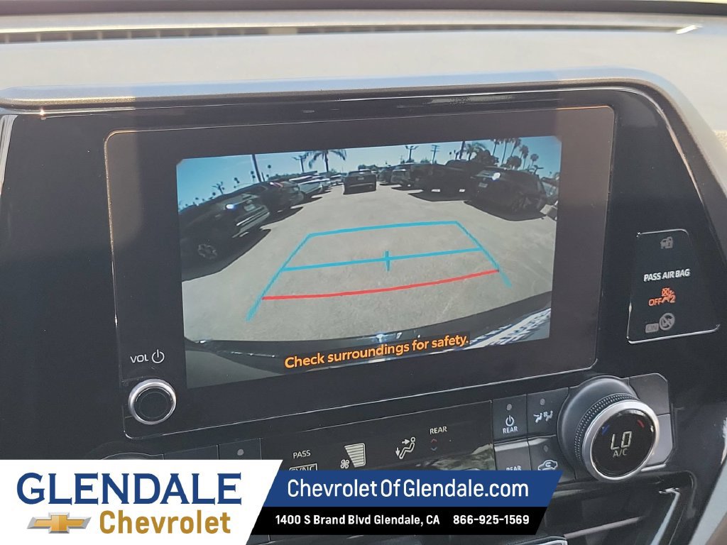 Used 2024 Toyota Highlander LE AWD/4WD image 27