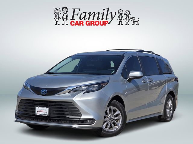 Used 2025 Toyota Sienna XLE