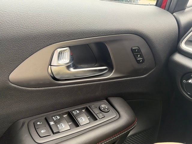 New 2027 Chrysler Pacifica Select AWD/4WD image 28