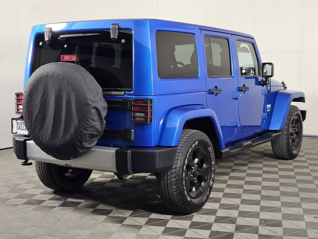 Used 2015 Jeep Wrangler Unlimited Sahara w/ Dual Top Group AWD/4WD image 4