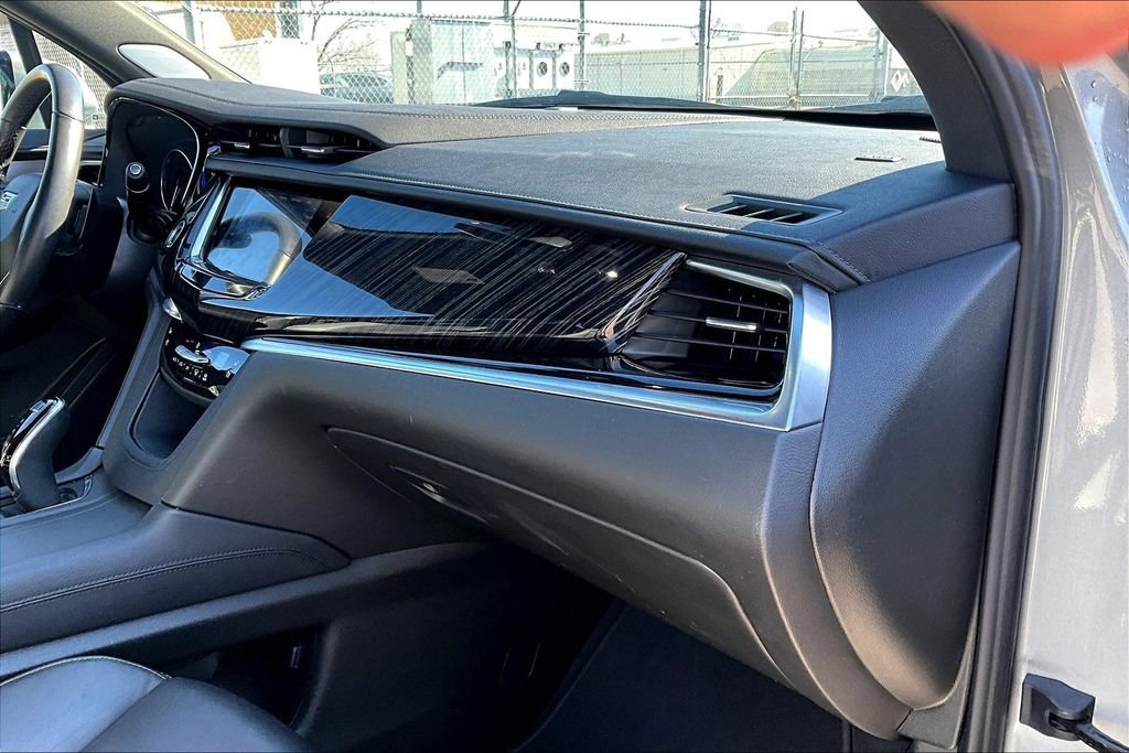 Used 2025 Cadillac XT6 Premium Luxury image 21