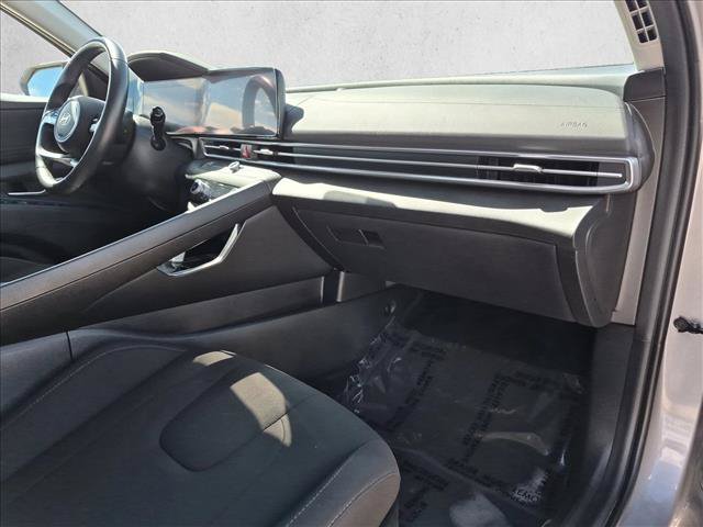 Used 2025 Hyundai Elantra SEL FWD image 23