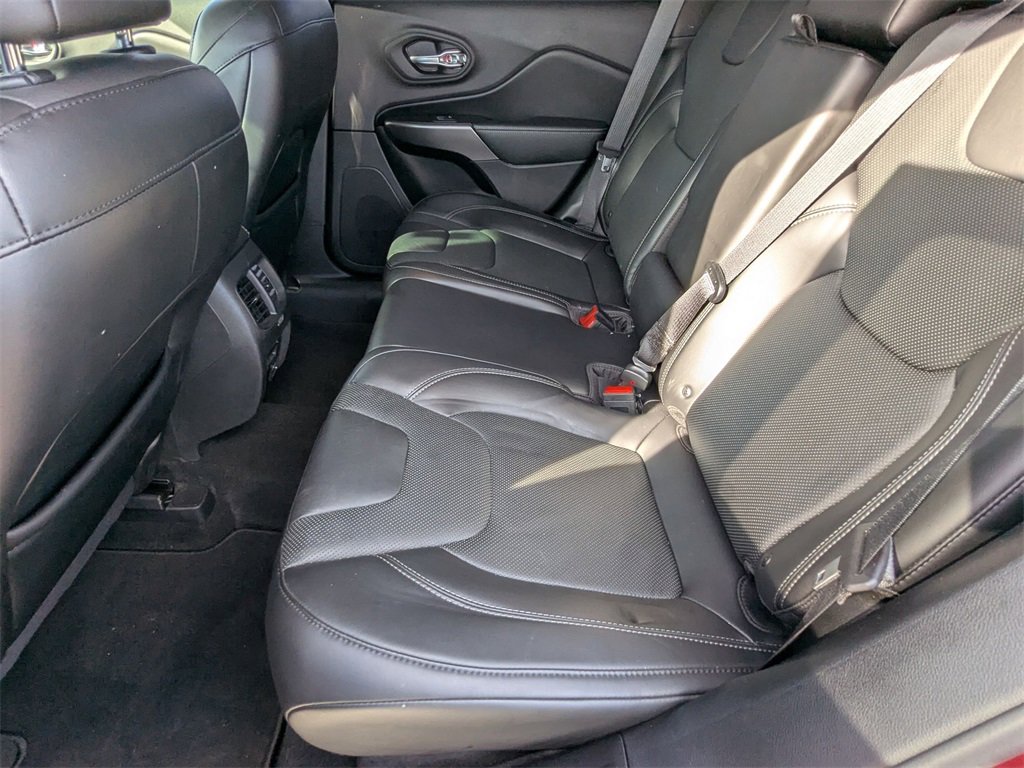 Used 2019 Jeep Cherokee Limited image 17