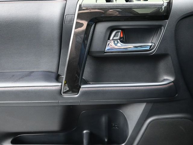 Used 2020 Toyota 4Runner Venture w/ Moonroof Package image 26