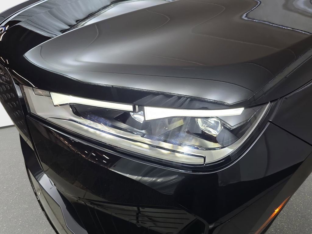 Used 2024 BMW iX xDrive50 w/ Premium Package image 31