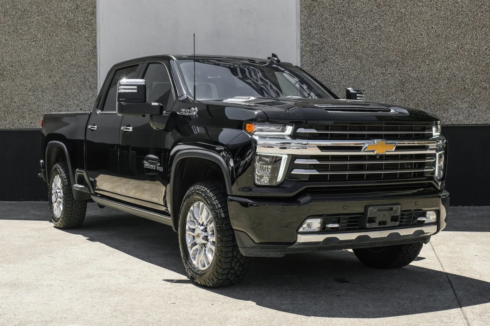 Used 2023 Chevrolet Silverado 2500 High Country AWD/4WD image 5