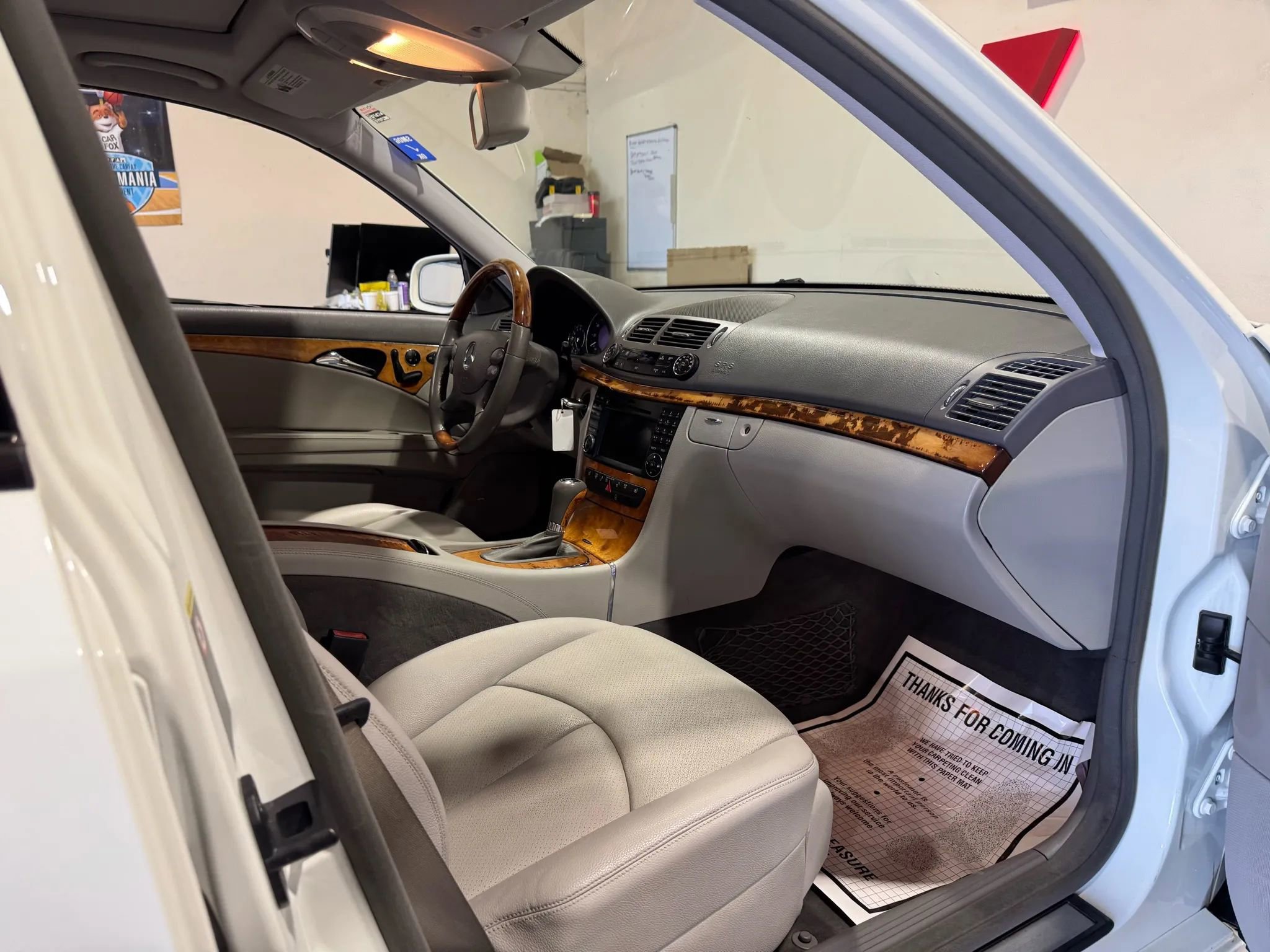 Used 2009 Mercedes-Benz E 350 Sedan image 14