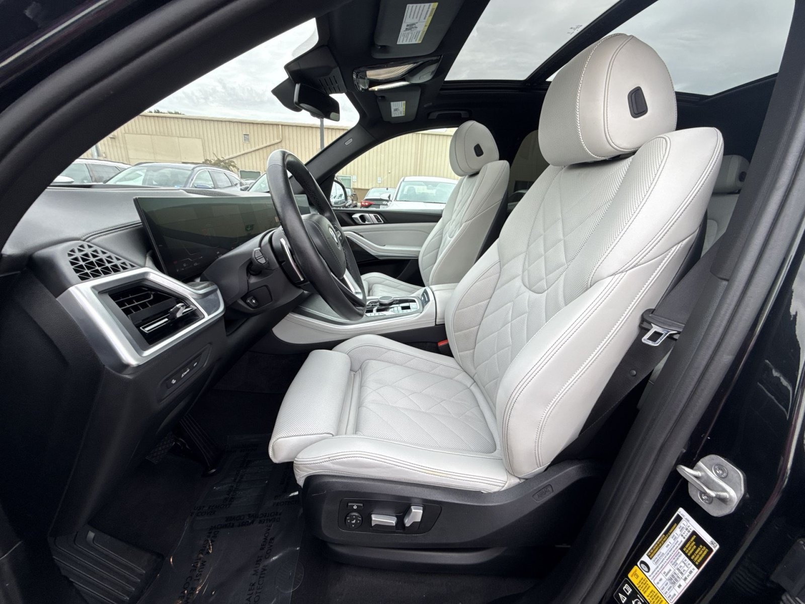Used 2024 BMW X5 xDrive40i w/ Parking Assistance Package AWD/4WD image 13