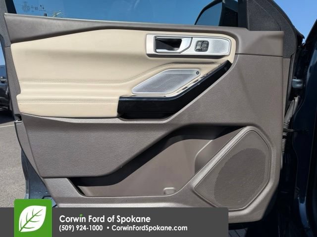 Used 2022 Ford Explorer Platinum w/ Equipment Group 601A AWD/4WD image 22
