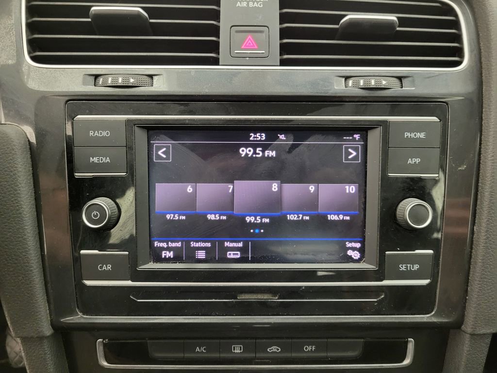 Used 2018 Volkswagen Golf S FWD image 6