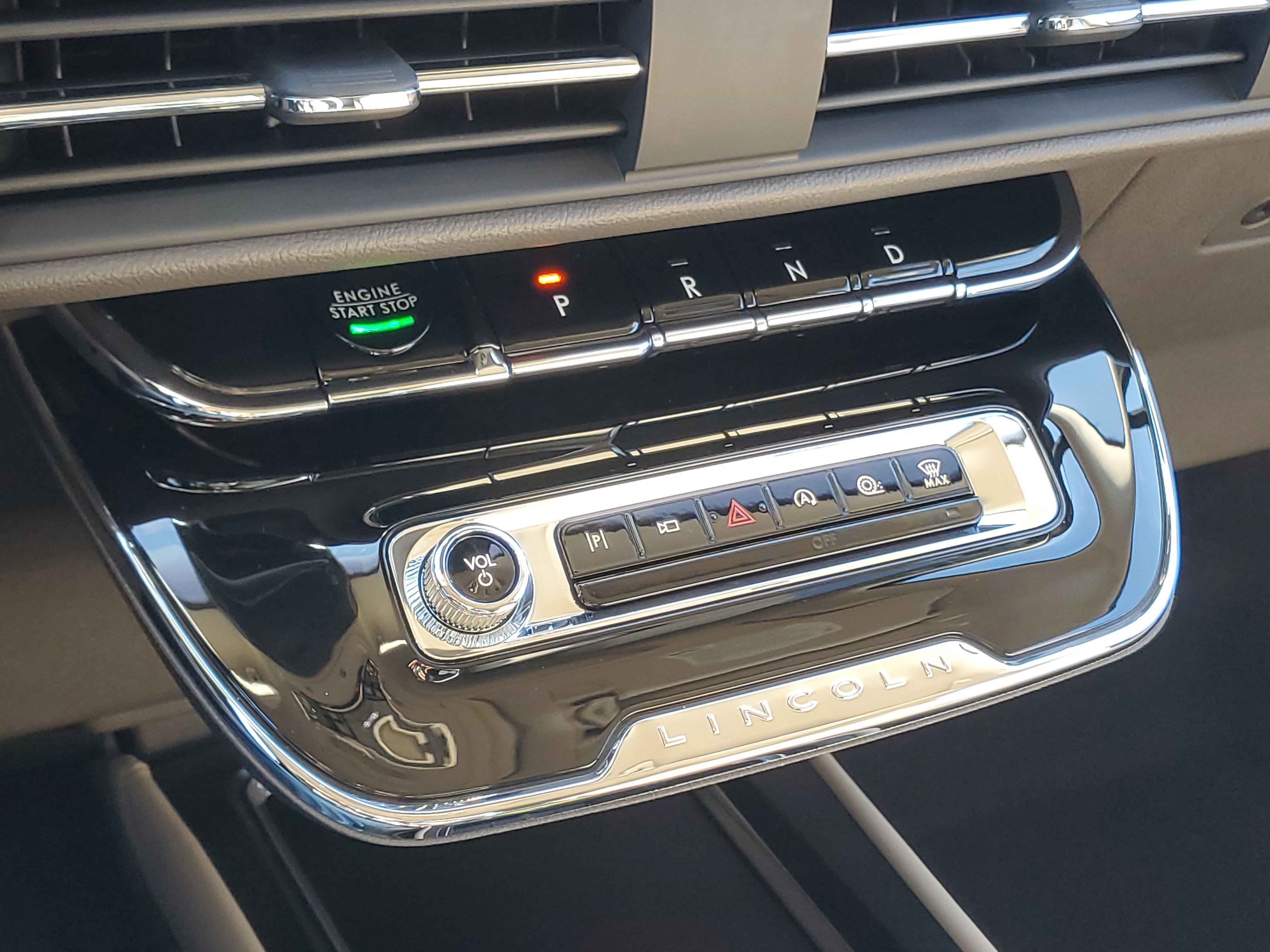 Certified 2024 Lincoln Corsair Reserve w/ Equipment Group 202A AWD/4WD image 18