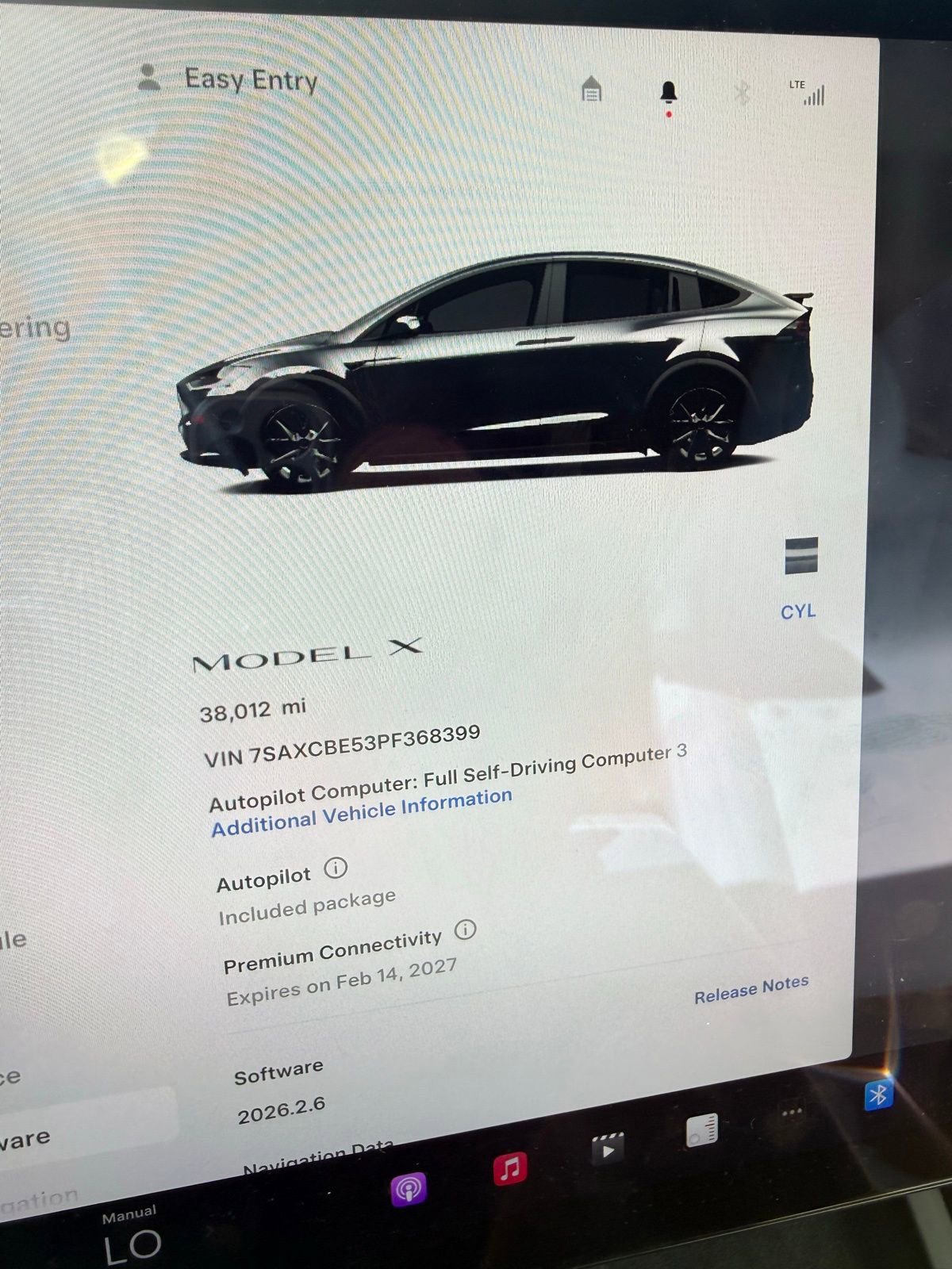 Used 2023 Tesla Model X image 8