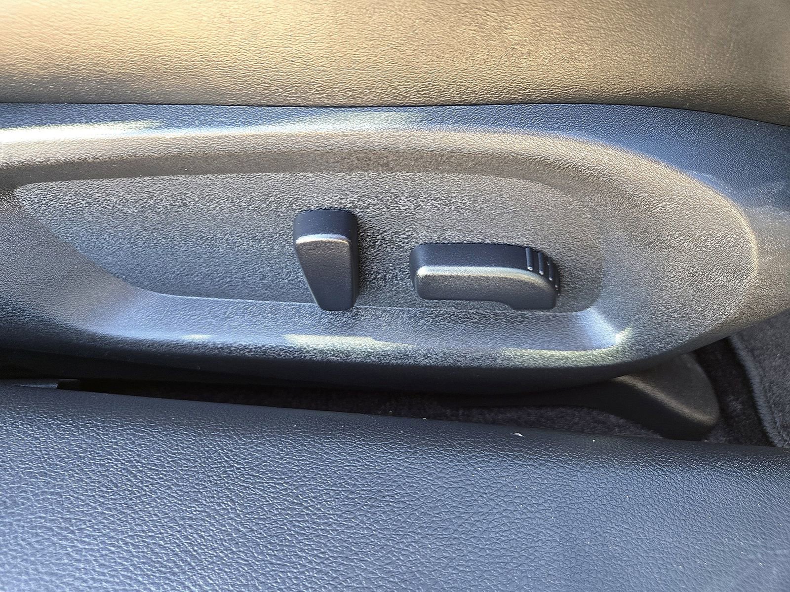 Used 2019 INFINITI Q60 3.0t Luxe w/ Essential Package image 28