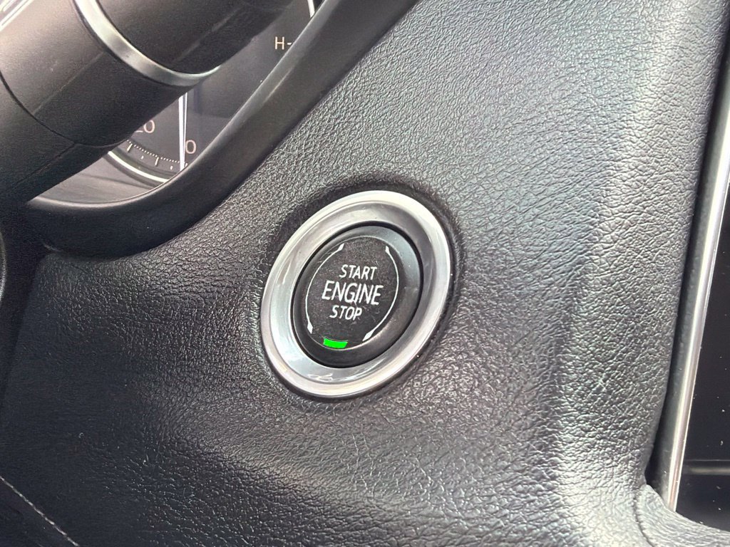 Used 2019 Cadillac XT4 Luxury FWD image 32