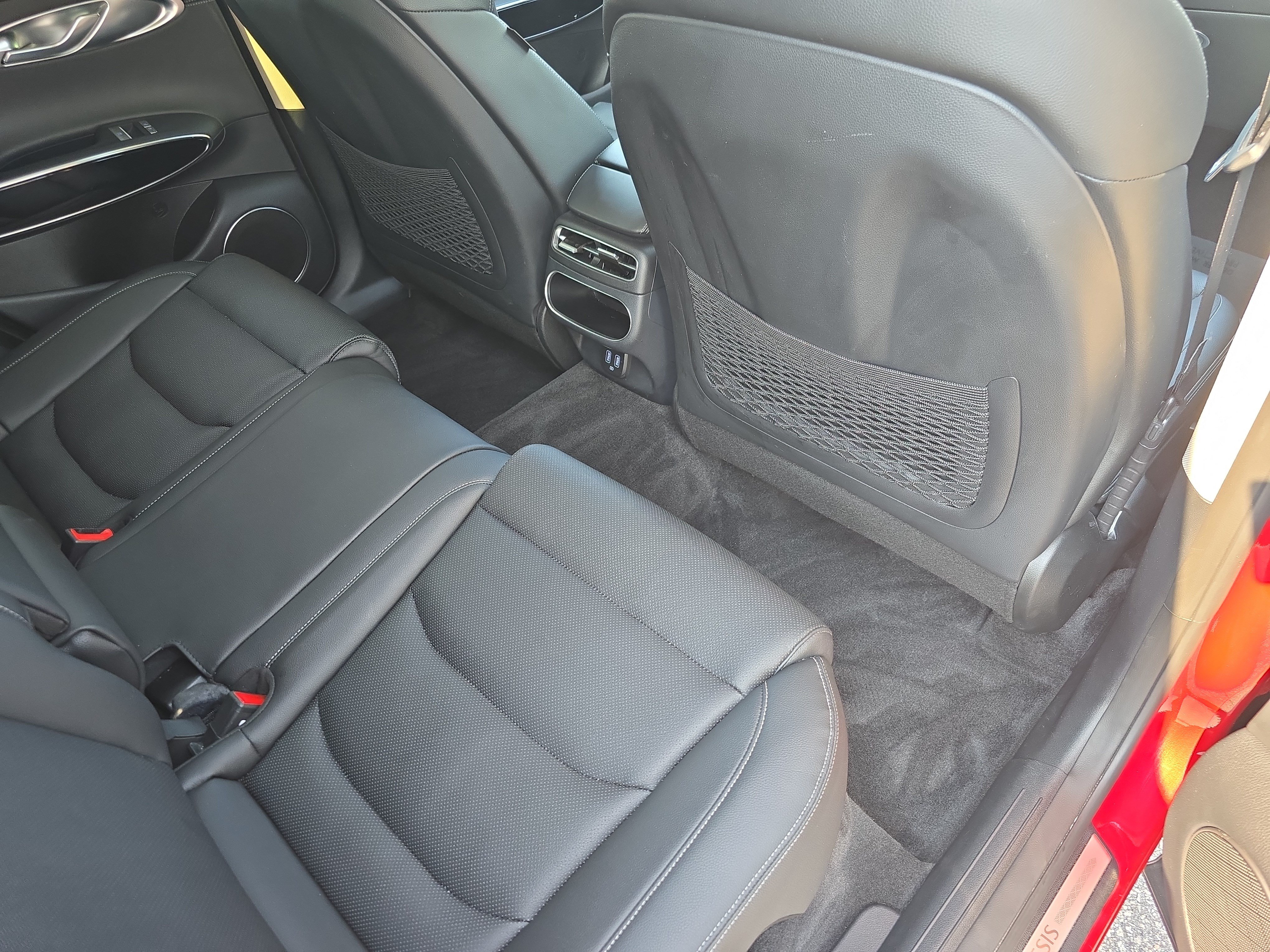 Used 2025 Genesis GV70 2.5T AWD/4WD image 11