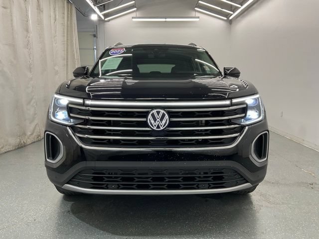 Used 2025 Volkswagen Atlas SE FWD image 3