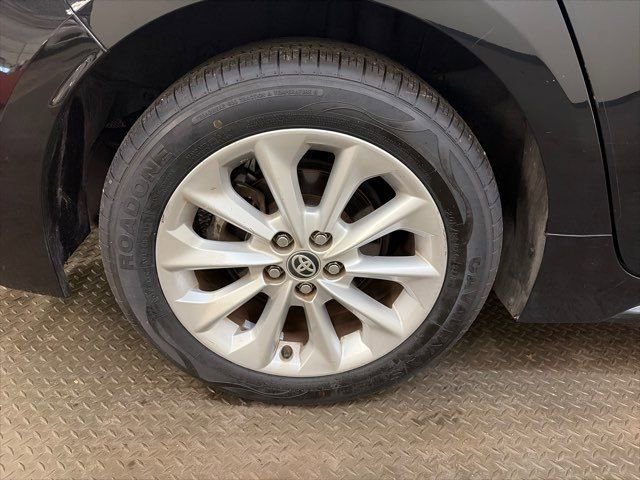 Used 2020 Toyota Corolla XLE FWD image 40