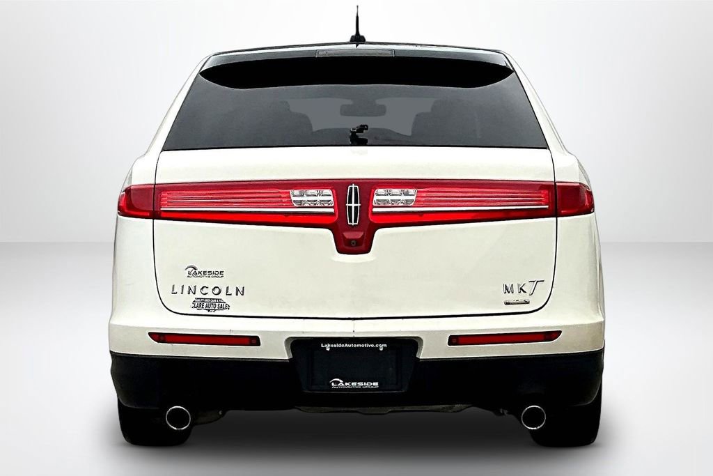 Used 2013 Lincoln MKT AWD image 6