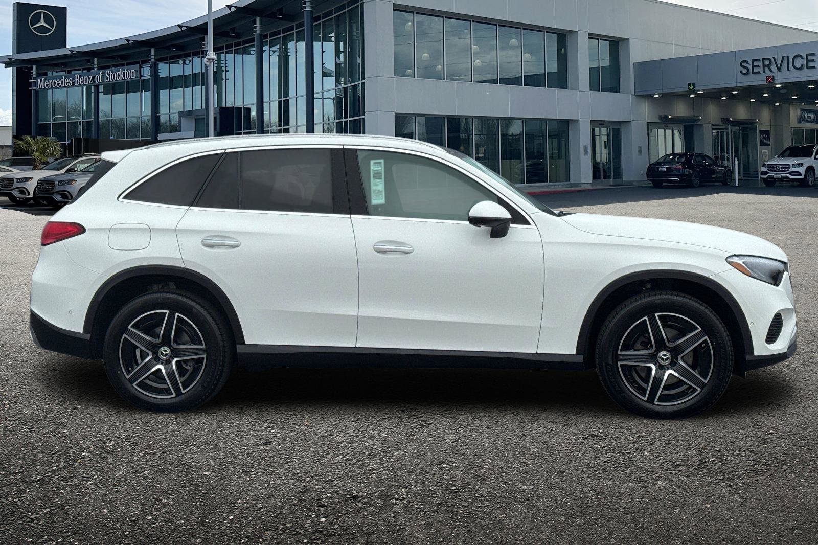 New 2026 Mercedes-Benz GLC 300 4MATIC image 3