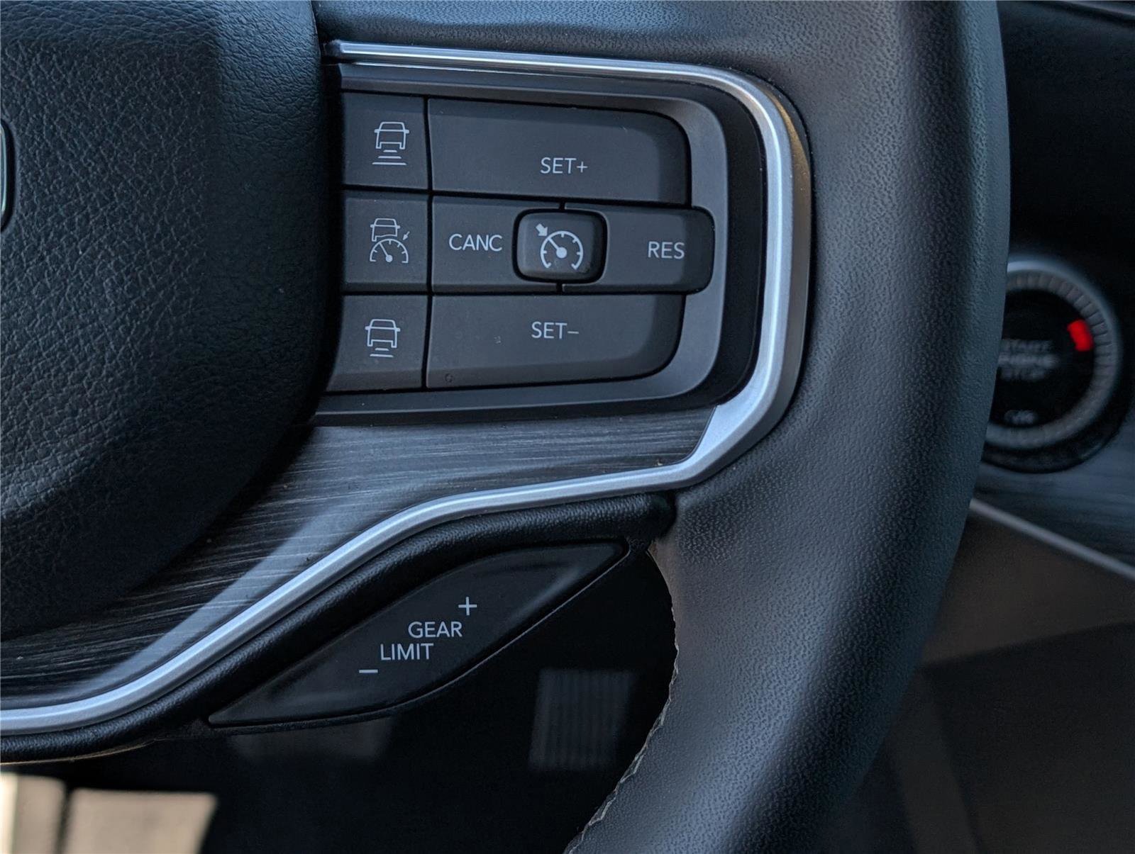 Used 2024 Jeep Wagoneer L Series II w/ Flexible Seating Group image 28