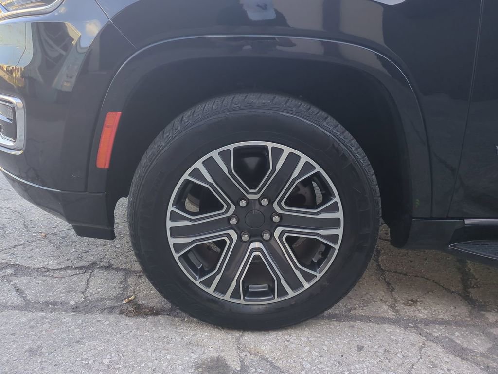 Used 2024 Jeep Wagoneer Series II image 11