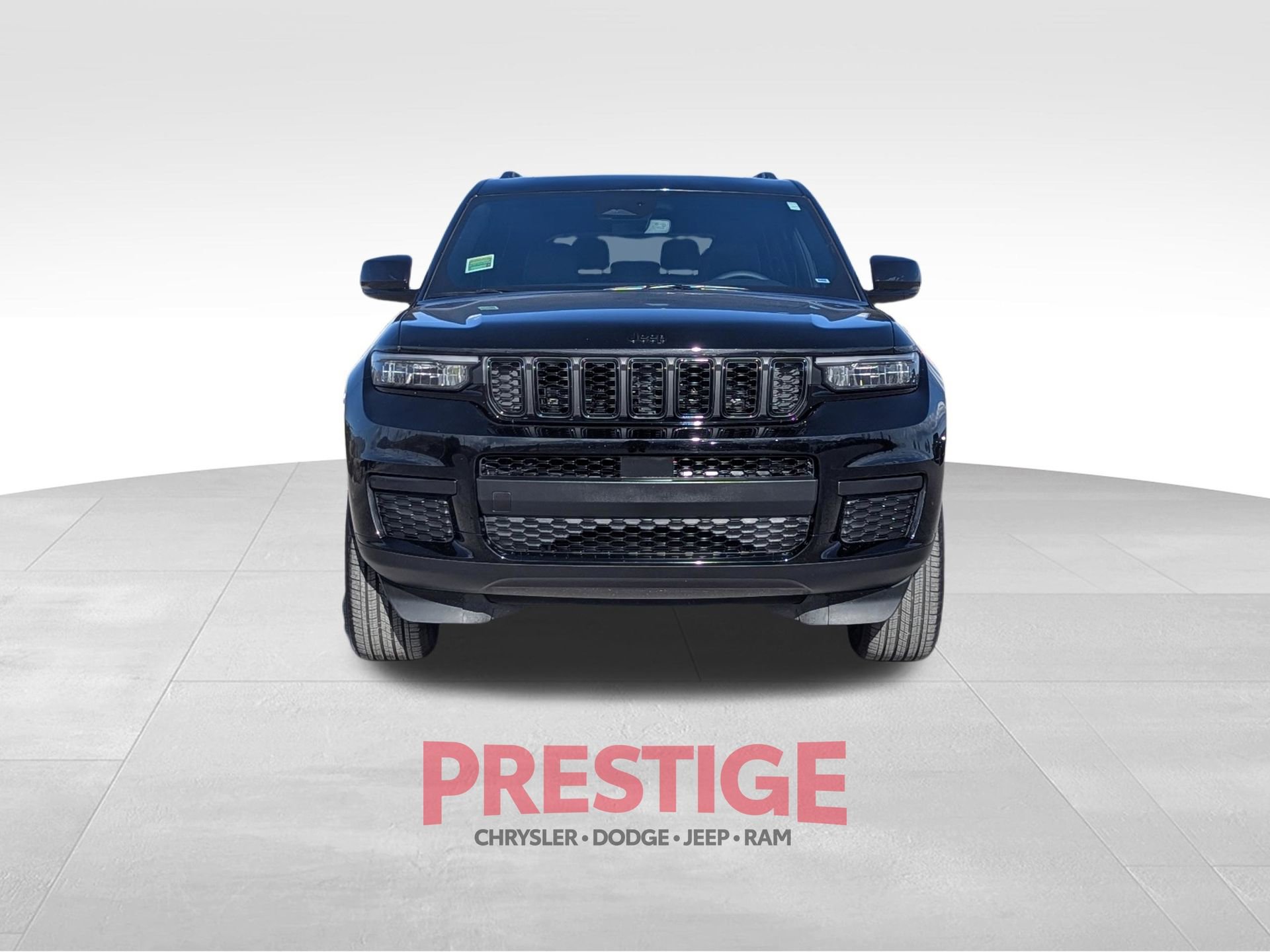 Used 2024 Jeep Grand Cherokee L Altitude image 3