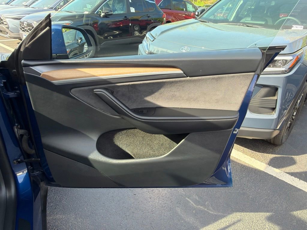 Used 2023 Tesla Model Y Long Range AWD/4WD image 10
