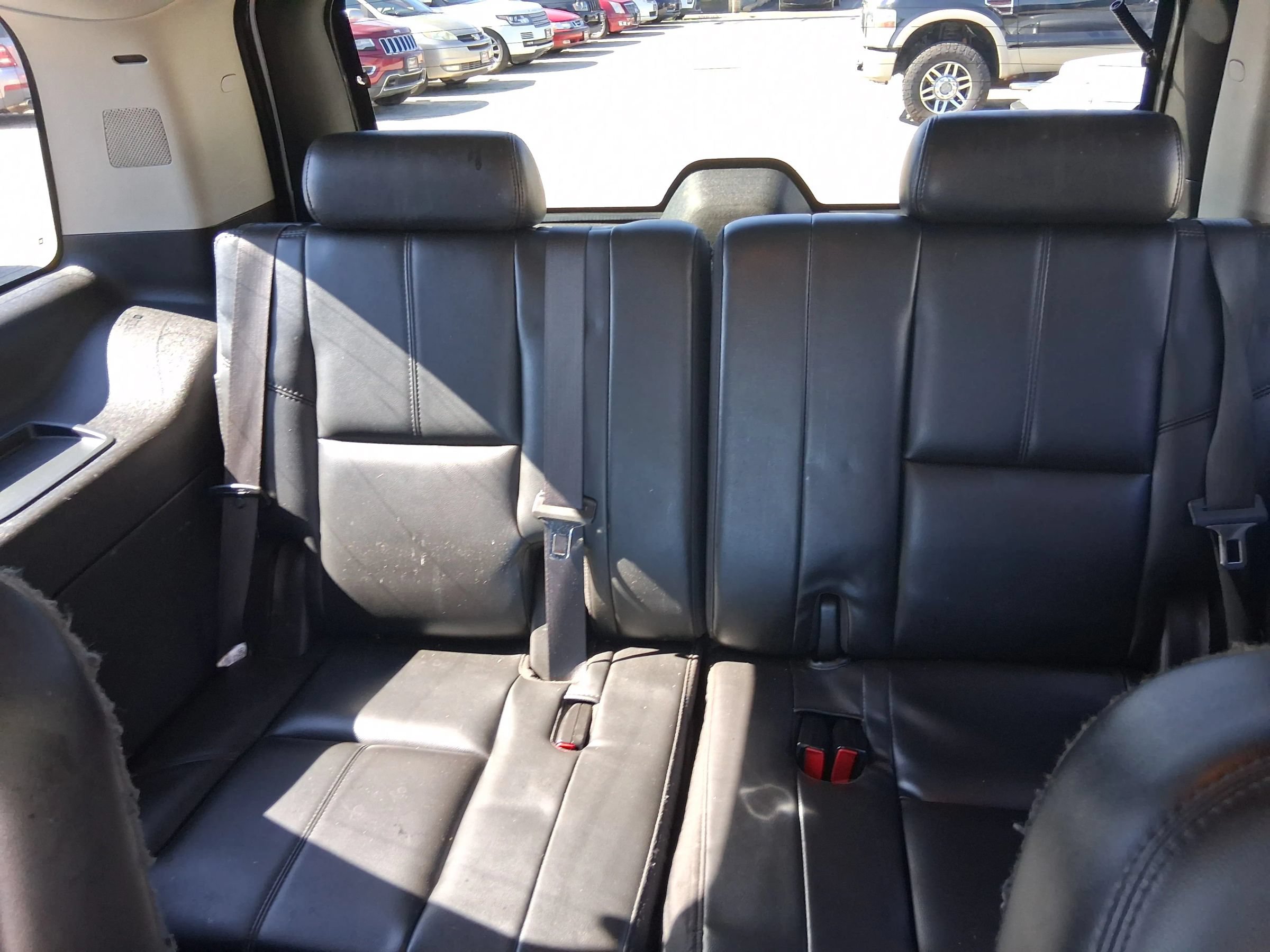Used 2007 GMC Yukon SLT w/ SLT Preferred Equipment Group AWD/4WD image 12