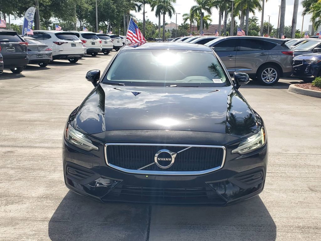 Used 2020 Volvo S60 T5 Momentum FWD image 2