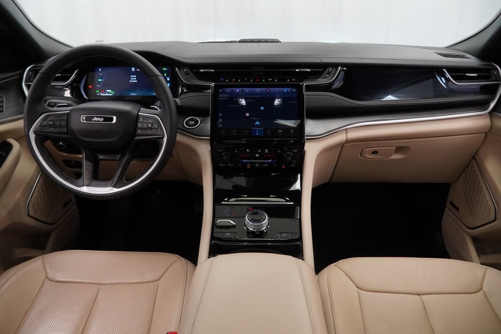 Certified 2022 Jeep Grand Cherokee Limited 4xe w/ Luxury Tech Group II AWD/4WD image 28