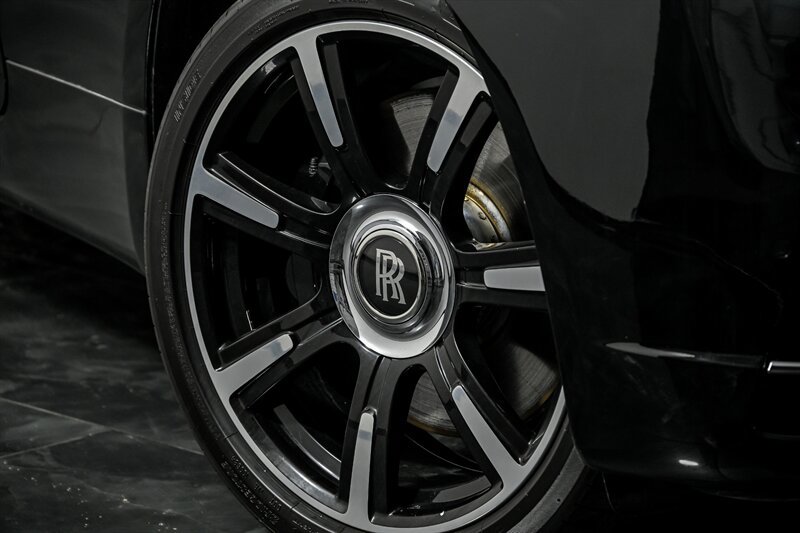 Used 2017 Rolls-Royce Wraith RWD image 3