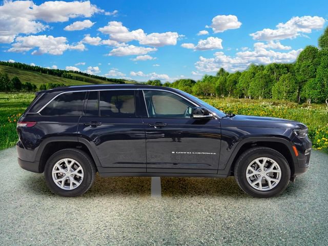 Used 2024 Jeep Grand Cherokee Limited RWD image 7