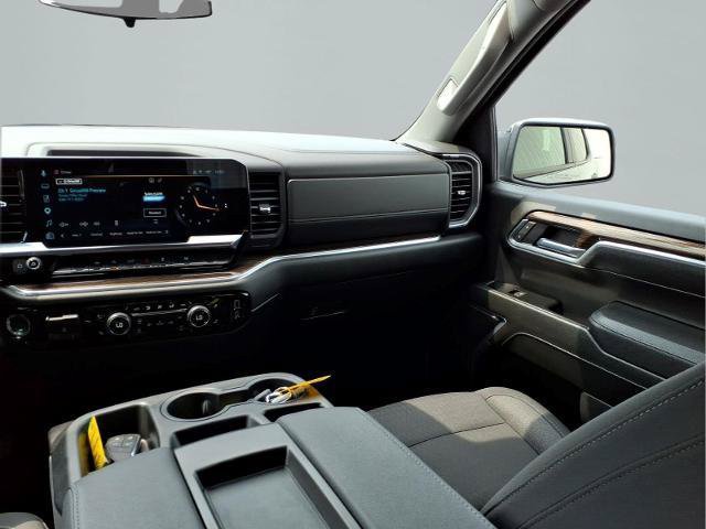 Used 2025 Chevrolet Silverado 1500 LT AWD/4WD image 8